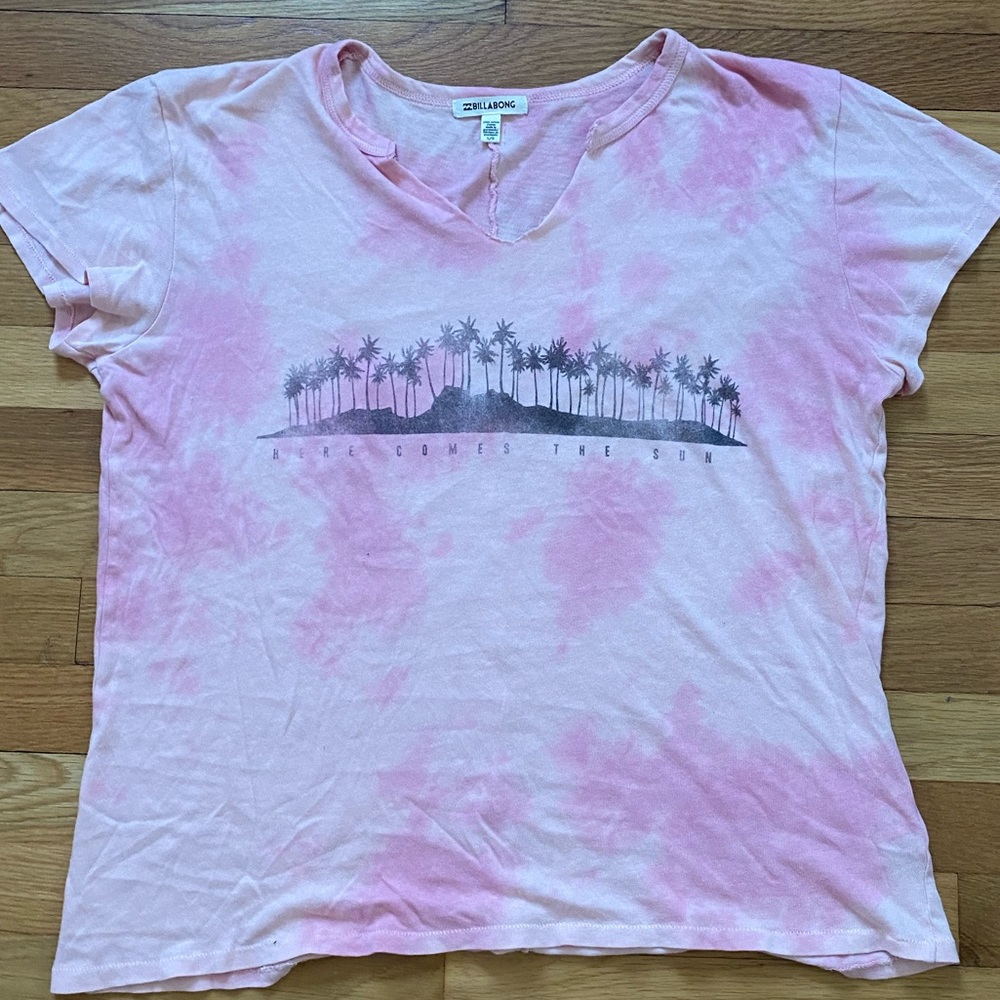 Women’s distressed BILLABONG shirt
